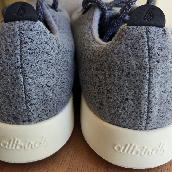 allbirds NEW Gray Wool Runners - Picture 4 of 5